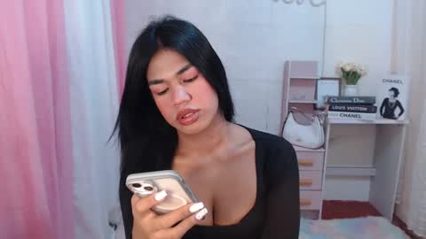 Snapshot of sweet_melonxxx chatting on February 23, 6:44 am Melon online show from February 23, 6:44 am