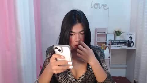 Snapshot of sweet_melonxxx chatting on February 28, 1:36 pm Melon online show from February 28, 1:36 pm