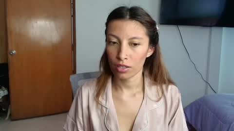 sweet_moon_v_ online show from April 28, 2:32 pm