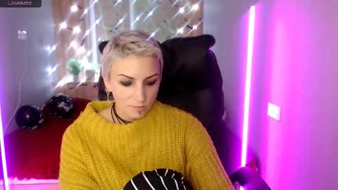 sweet_n_strong online show from November 2, 3:37 pm