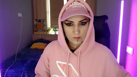 sweet_n_strong online show from April 24, 5:10 am