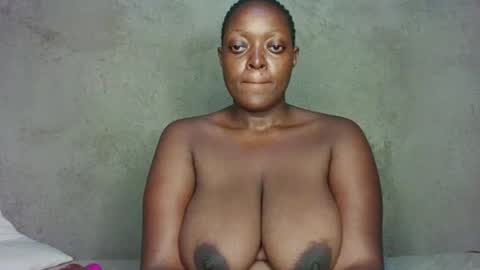 sweet_pie29 online show from April 21, 2:26 am