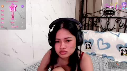 Leah online show from April 23, 8:11 am