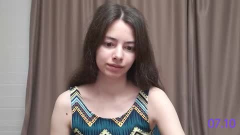 Snapshot of sweet_sweet_angel chatting on October 7, 4:50 am Angel online show from October 7, 4:50 am