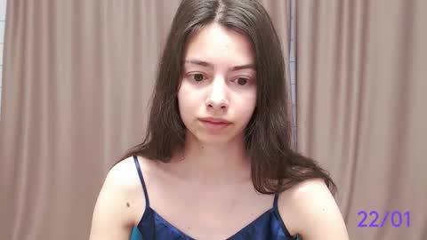Snapshot of sweet_sweet_angel chatting on January 22, 5:59 am Angel online show from January 22, 5:59 am