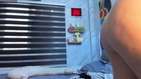 Isabella online show from November 9, 9:00 pm