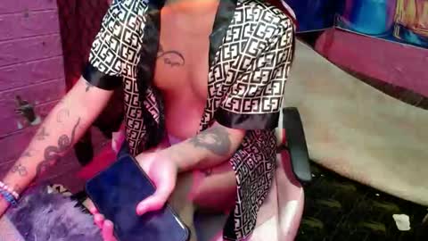 sweet_vina18 online show from December 5, 9:43 am