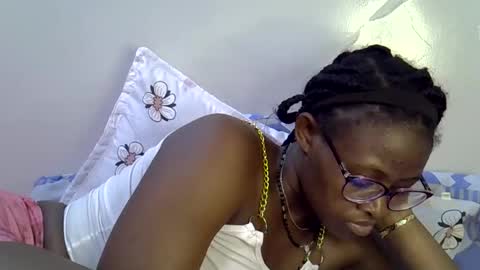 sweet_zarah online show from April 25, 12:41 pm