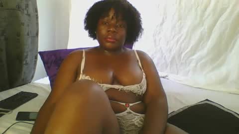 Snapshot of sweetafricangal chatting on January 11, 8:33 am NASHA online show from January 11, 8:33 am