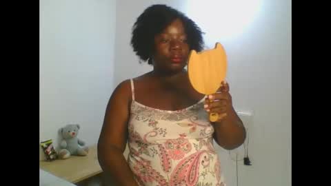 Snapshot of sweetafricangal chatting on January 13, 3:23 am NASHA online show from January 13, 3:23 am