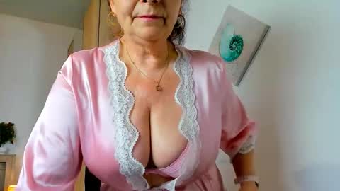 Viorica online show from April 26, 2:09 am