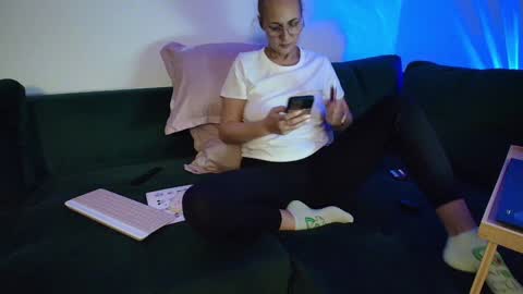 Snapshot of sweetania_ chatting on February 8, 8:32 pm Ania online show from February 8, 8:32 pm