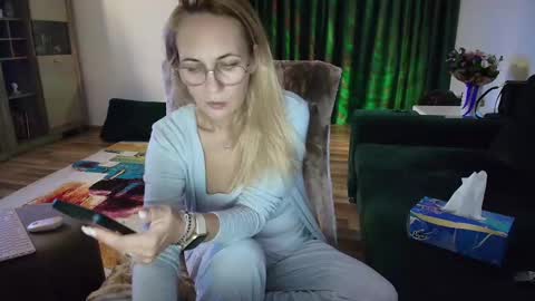 Snapshot of sweetania_ chatting on February 18, 9:42 pm Ania online show from February 18, 9:42 pm
