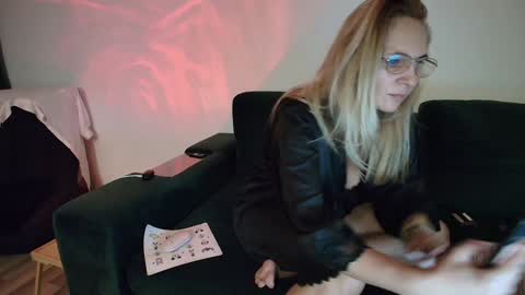 Snapshot of sweetania_ chatting on February 5, 8:46 pm Ania online show from February 5, 8:46 pm