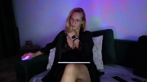 Snapshot of sweetania_ chatting on October 17, 7:50 pm Ania online show from October 17, 7:50 pm