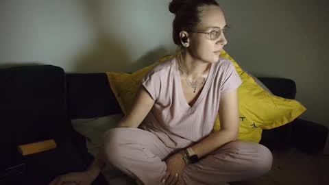 Snapshot of sweetania_ chatting on March 8, 10:45 pm Ania online show from March 8, 10:45 pm