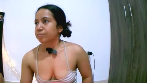 Snapshot of sweetapril_1991 chatting on October 16, 2:58 am sweetapril_1991 online show from October 16, 2:58 am