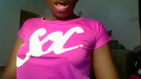 Snapshot of sweetass_02 chatting on February 28, 9:44 pm bianca online show from February 28, 9:44 pm