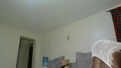 Snapshot of sweetass_02 chatting on February 9, 9:28 pm bianca online show from February 9, 9:28 pm