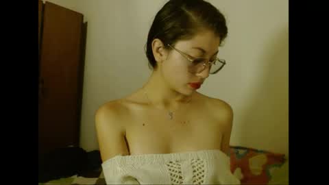 sweetcalm_ online show from May 4, 4:49 am
