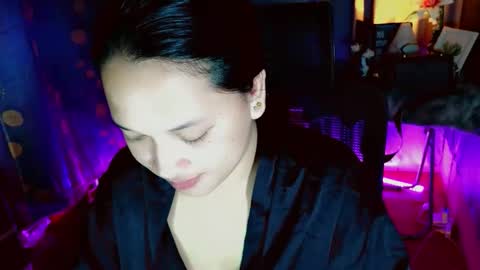 Sweetcaroline2001 online show from March 4, 7:31 pm