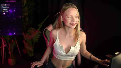 Lina online show from April 9, 4:34 pm