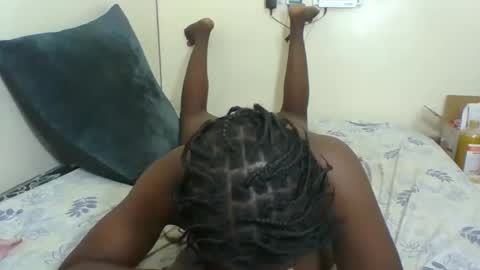 Snapshot of sweetdarkskin chatting on February 26, 6:51 am CLARIS online show from February 26, 6:51 am