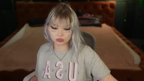 Amelia online show from November 9, 7:10 pm