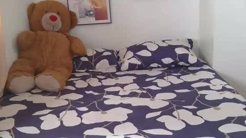 Dianne online show from February 14, 2:39 am