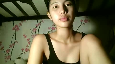 Snapshot of sweetdimple69 chatting on October 31, 7:23 am sweetdimple69 online show from October 31, 7:23 am