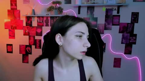 Chloe online show from April 22, 8:44 am