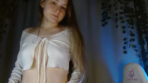 Snapshot of sweetie_lover chatting on October 1, 7:41 pm Annie online show from October 1, 7:41 pm