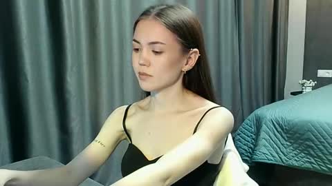Snapshot of sweetieee_kira chatting on September 30, 9:30 pm sweetieee_kira online show from September 30, 9:30 pm