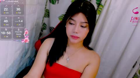 Nicole online show from April 25, 2:25 pm