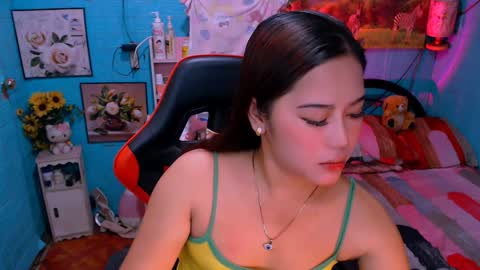 Nicole online show from February 2, 3:54 am