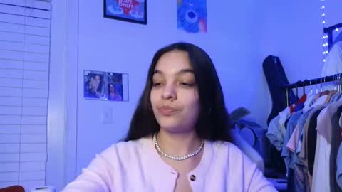 Snapshot of sweetieslikebutter chatting on September 24, 11:04 pm Blu Sweets online show from September 24, 11:04 pm