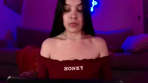 Snapshot of sweetieslikebutter chatting on February 22, 5:55 am Blu Sweets online show from February 22, 5:55 am