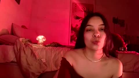 Snapshot of sweetieslikebutter chatting on December 17, 4:56 am Blu Sweets online show from December 17, 4:56 am