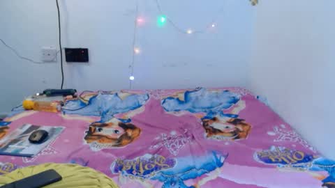 zuri online show from April 24, 1:47 pm