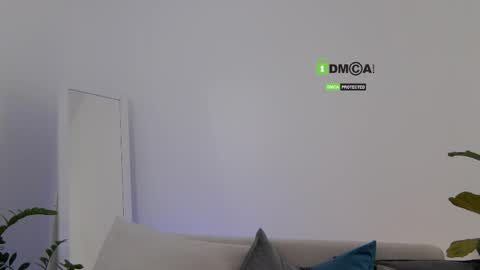 SweetKira1 online show from April 19, 7:30 am