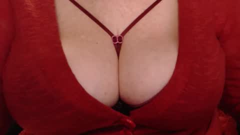 Snapshot of sweetli_angel chatting on October 13, 1:52 am sweetli_angel online show from October 13, 1:52 am