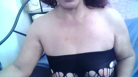Snapshot of sweetmature_69 chatting on September 28, 3:13 am sweetmature_69 online show from September 28, 3:13 am