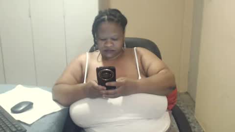 Snapshot of sweetnoziexxx chatting on September 16, 6:10 am sweetnoziexxx online show from September 16, 6:10 am