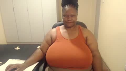 Snapshot of sweetnoziexxx chatting on February 27, 5:13 am sweetnoziexxx online show from February 27, 5:13 am
