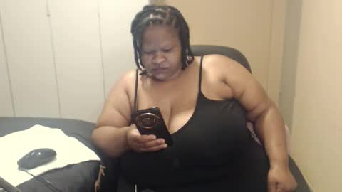Snapshot of sweetnoziexxx chatting on October 8, 7:02 am sweetnoziexxx online show from October 8, 7:02 am