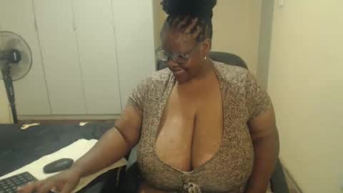 Snapshot of sweetnoziexxx chatting on February 1, 5:05 pm sweetnoziexxx online show from February 1, 5:05 pm