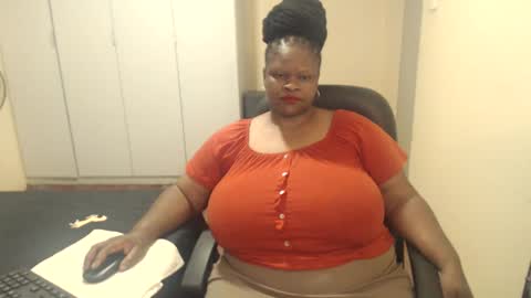 Snapshot of sweetnoziexxx chatting on February 4, 6:04 am sweetnoziexxx online show from February 4, 6:04 am