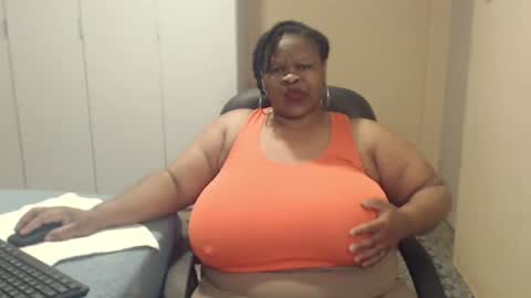Snapshot of sweetnoziexxx chatting on September 17, 6:11 am sweetnoziexxx online show from September 17, 6:11 am