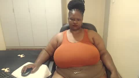 Snapshot of sweetnoziexxx chatting on February 7, 7:07 am sweetnoziexxx online show from February 7, 7:07 am