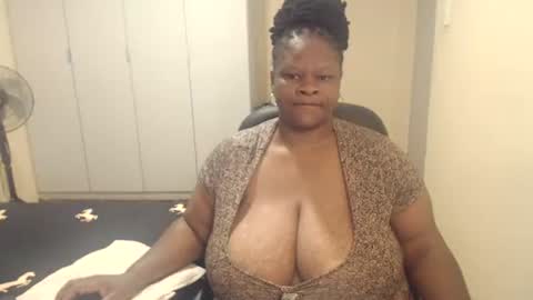 Snapshot of sweetnoziexxx chatting on February 24, 5:09 am sweetnoziexxx online show from February 24, 5:09 am